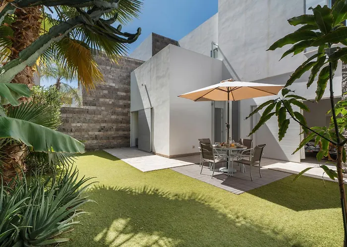 Playa Del Duque * アデヘ