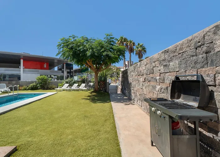 Playa Del Duque * アデヘ